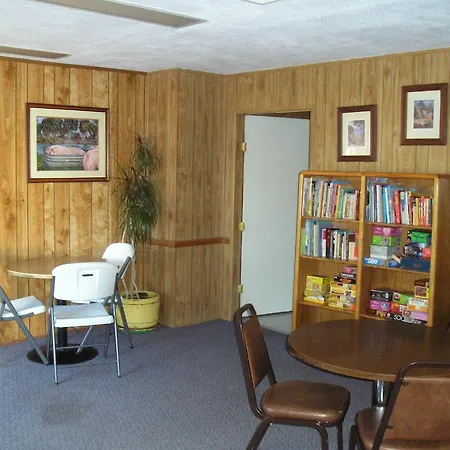 Lake Minden Camping Resort Cabin 1-3